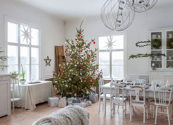 Где встречать Новый год: цены на посуточную аренду в Карпатах, Киеве, Одессе и Львове